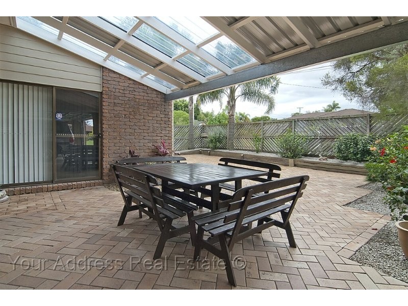 1 Kingfield Court, Regents Park QLD 4118