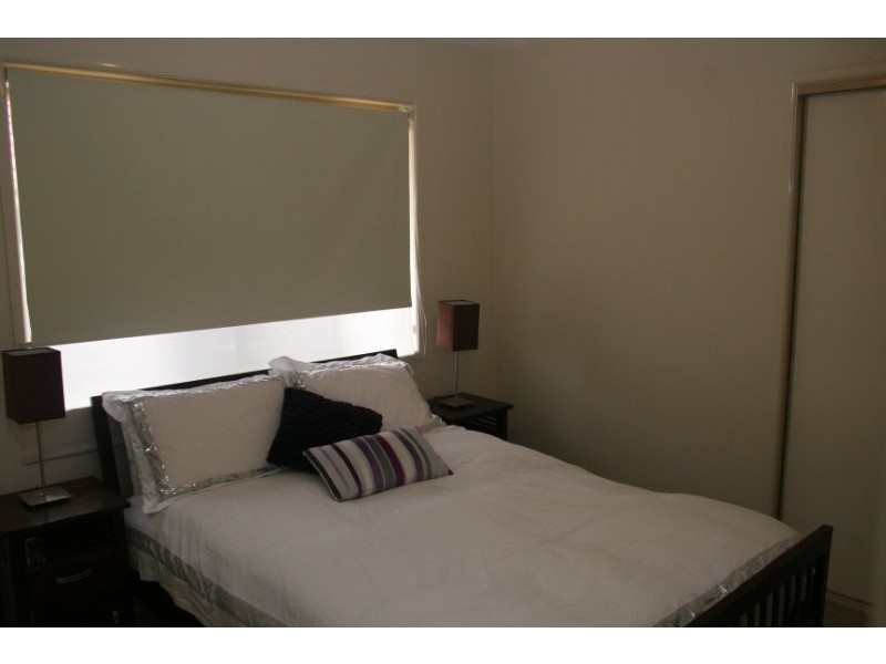 9 Robert South Drive, Crestmead QLD 4132