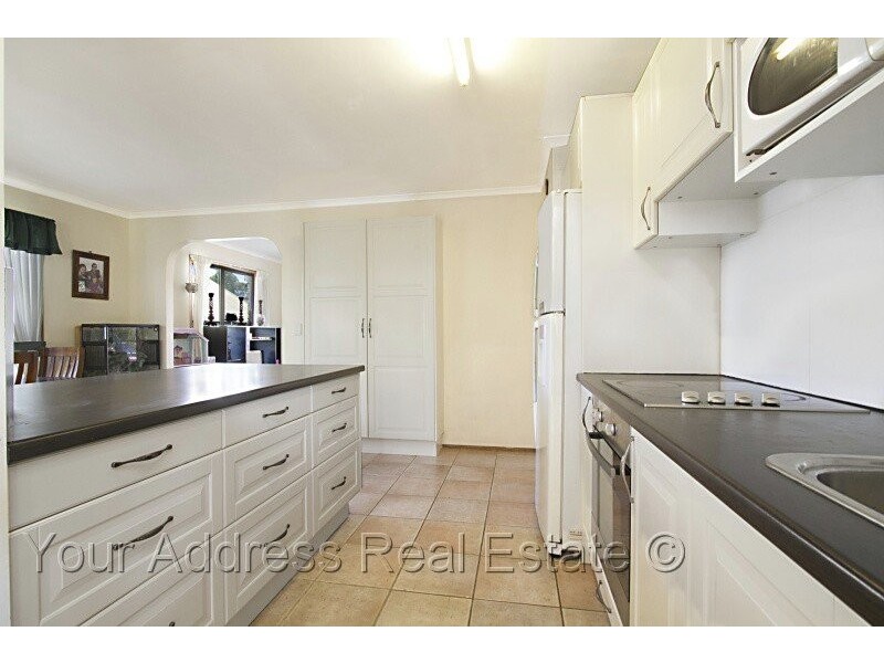 13 Bywater Street, Hillcrest QLD 4118