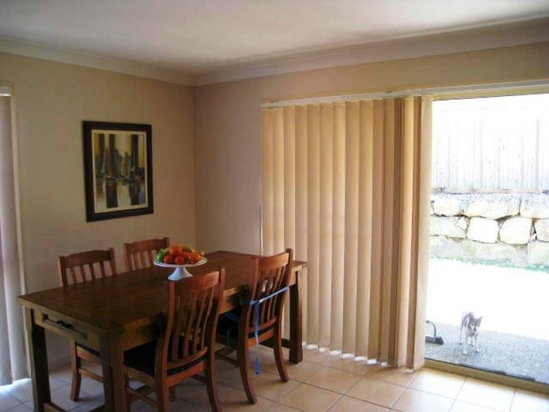 8 Samia Court, Regents Park QLD 4118
