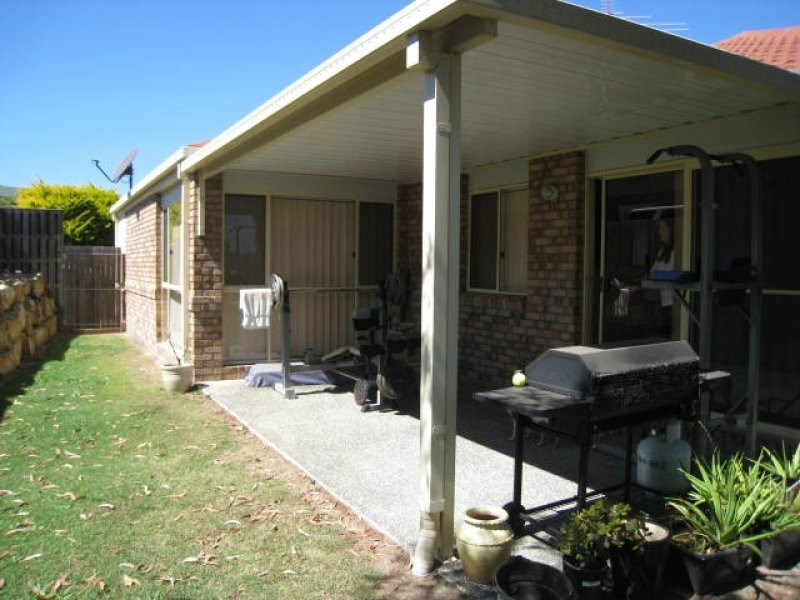 8 Samia Court, Regents Park QLD 4118