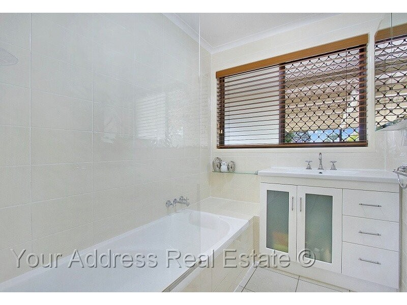 16 Antlia Street, Regents Park QLD 4118