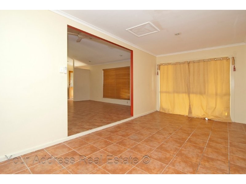 3 Conifer Street, Hillcrest QLD 4118