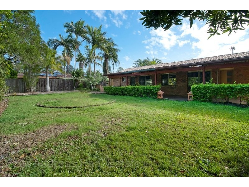 3 Conifer Street, Hillcrest QLD 4118