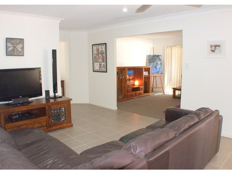 11 Voyager Street, Marsden QLD 4132