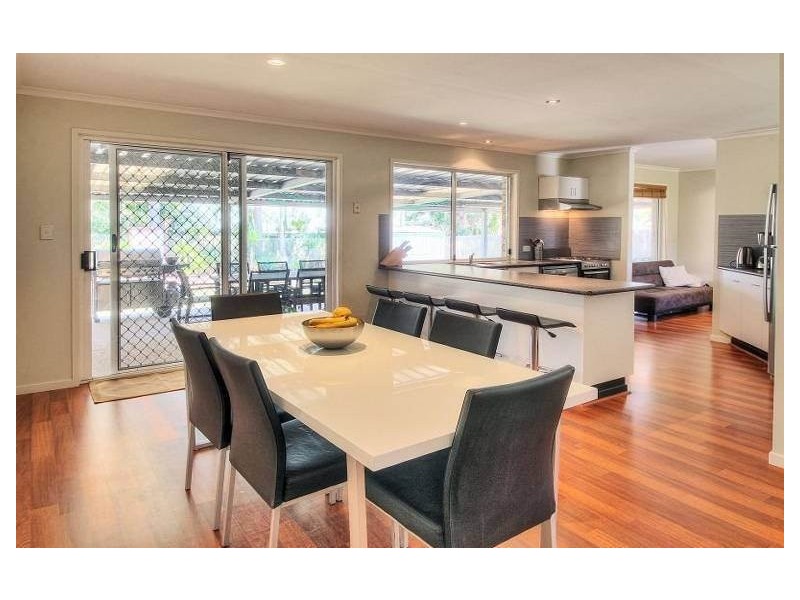 5 Paroo Place, Hillcrest QLD 4118