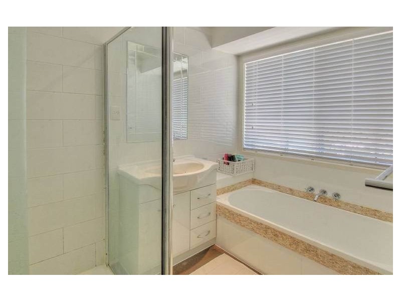 5 Paroo Place, Hillcrest QLD 4118