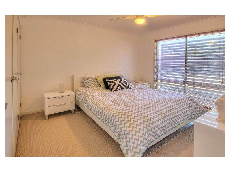 5 Paroo Place, Hillcrest QLD 4118