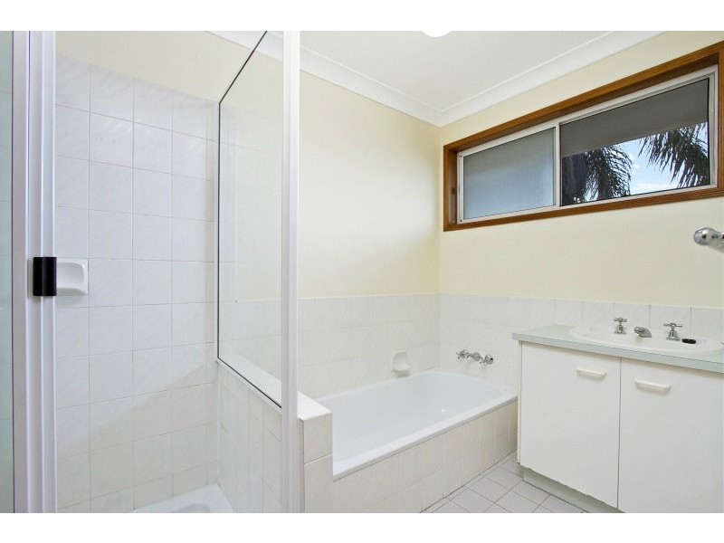 13 Westwood Drive, Hillcrest QLD 4118