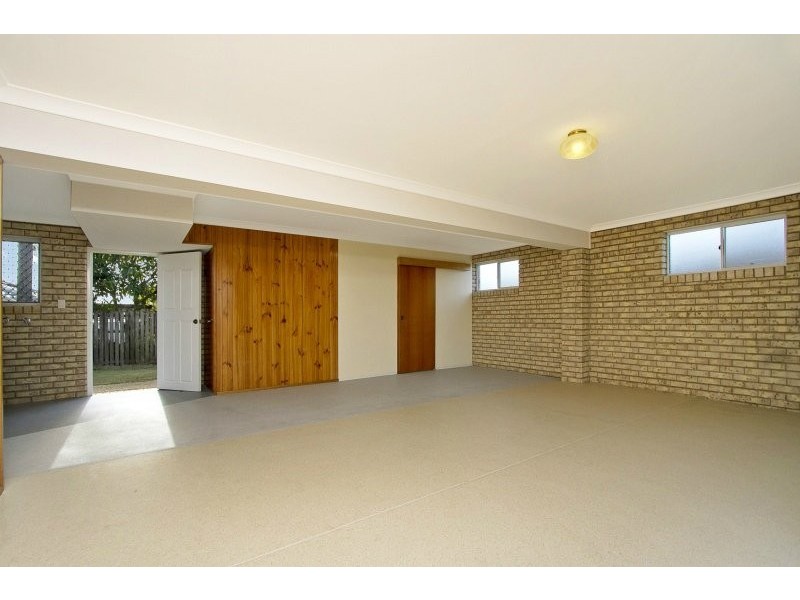 13 Westwood Drive, Hillcrest QLD 4118