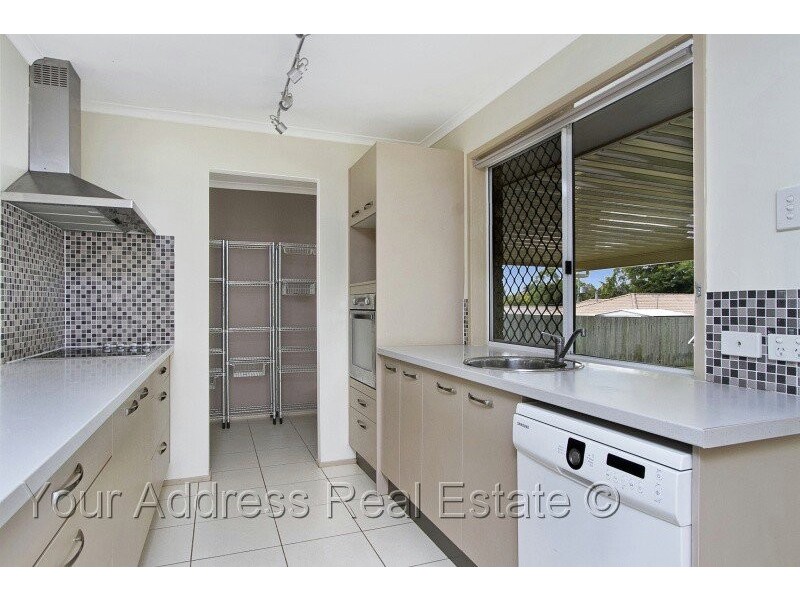 16 Mooloolah Court, Hillcrest QLD 4118