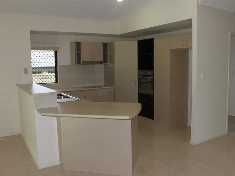 7 Leinster Drive, Mareeba QLD 4880