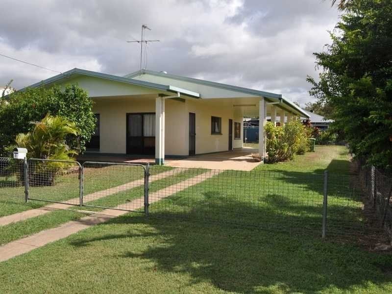 4 Donlen Street, Mareeba QLD 4880