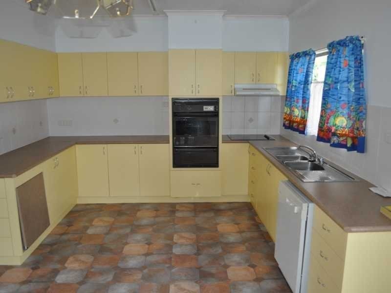 4 Donlen Street, Mareeba QLD 4880