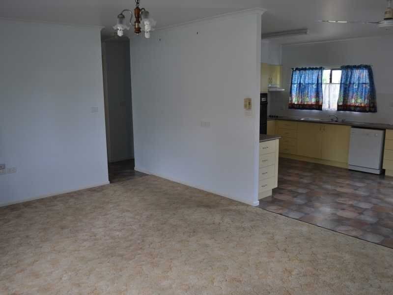 4 Donlen Street, Mareeba QLD 4880