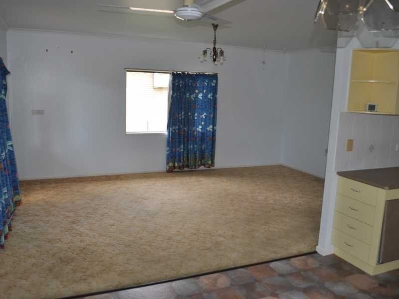 4 Donlen Street, Mareeba QLD 4880