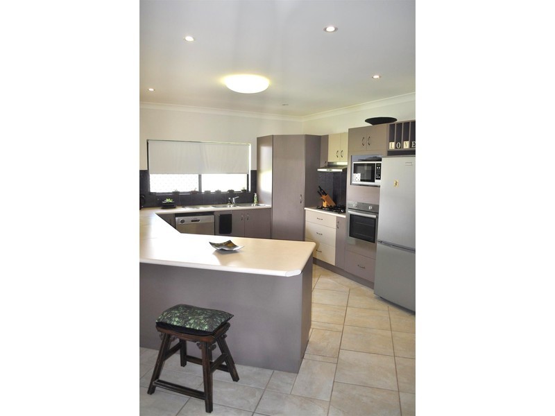 2 River Drive, Mareeba QLD 4880