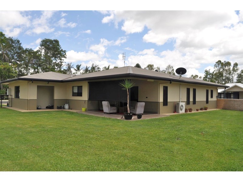2 River Drive, Mareeba QLD 4880