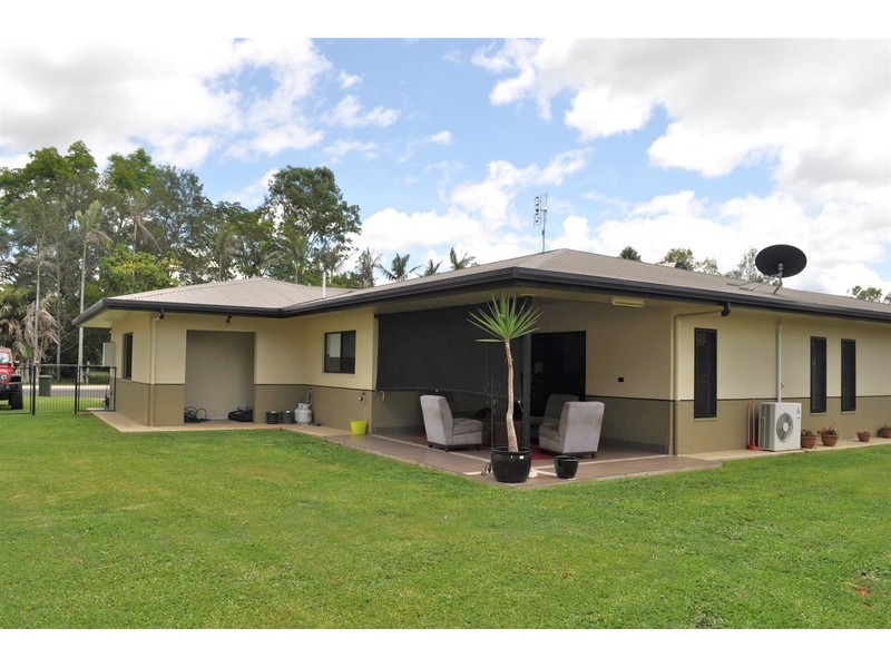 2 River Drive, Mareeba QLD 4880