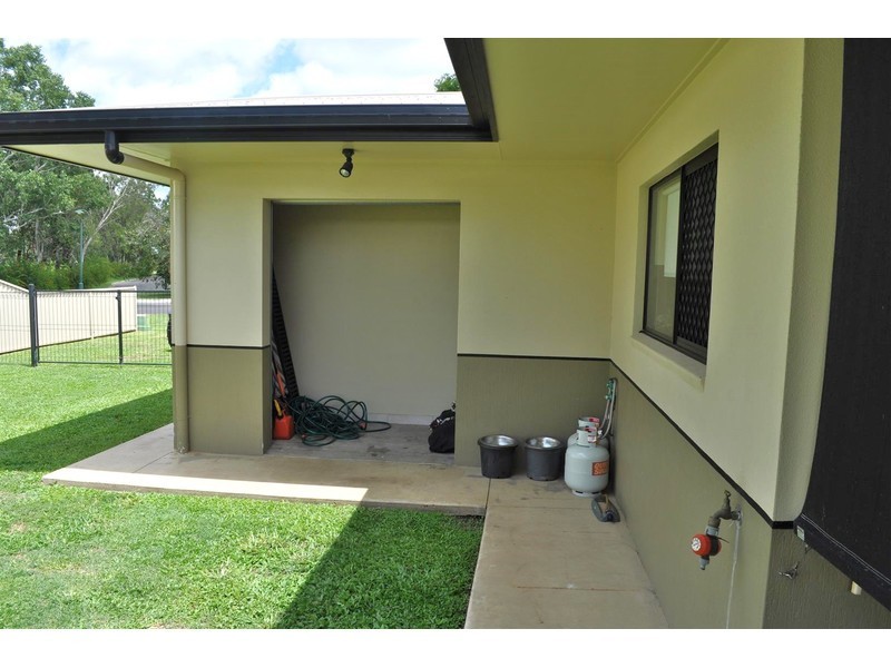 2 River Drive, Mareeba QLD 4880