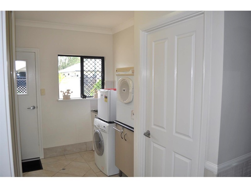 2 River Drive, Mareeba QLD 4880