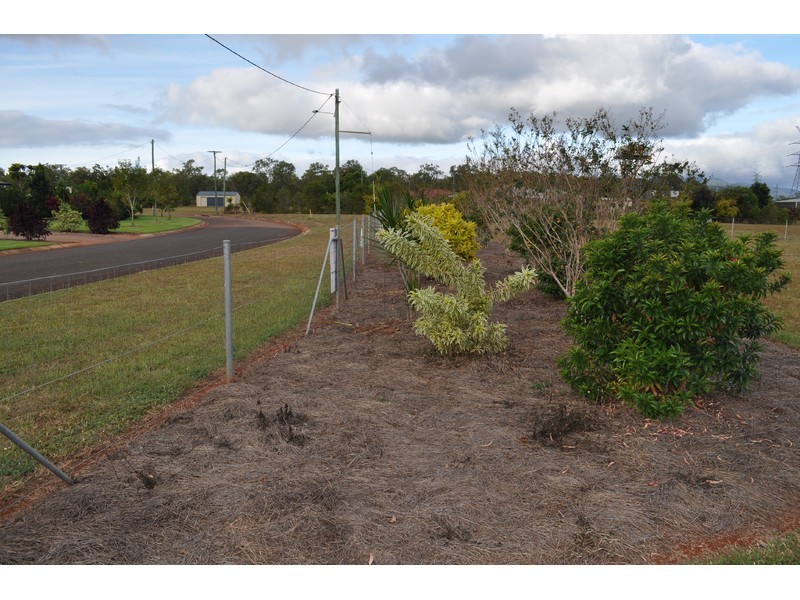 25 Dean Circuit, Mareeba QLD 4880