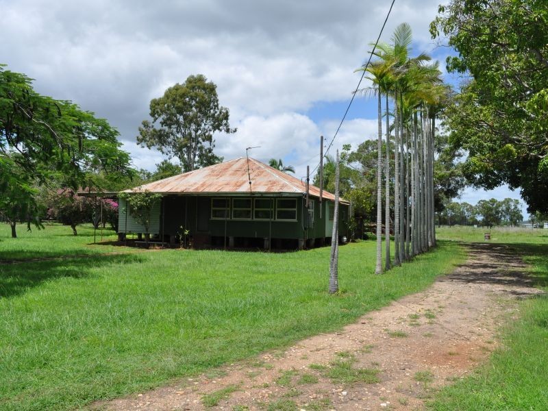 8 Mines Road, Mareeba QLD 4880