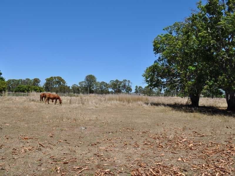 8 Mines Road, Mareeba QLD 4880