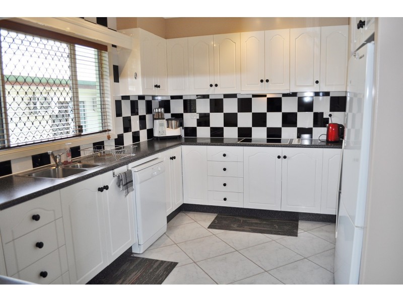 10 Natalie Close, Mareeba QLD 4880