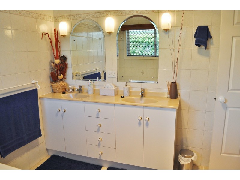 10 Natalie Close, Mareeba QLD 4880