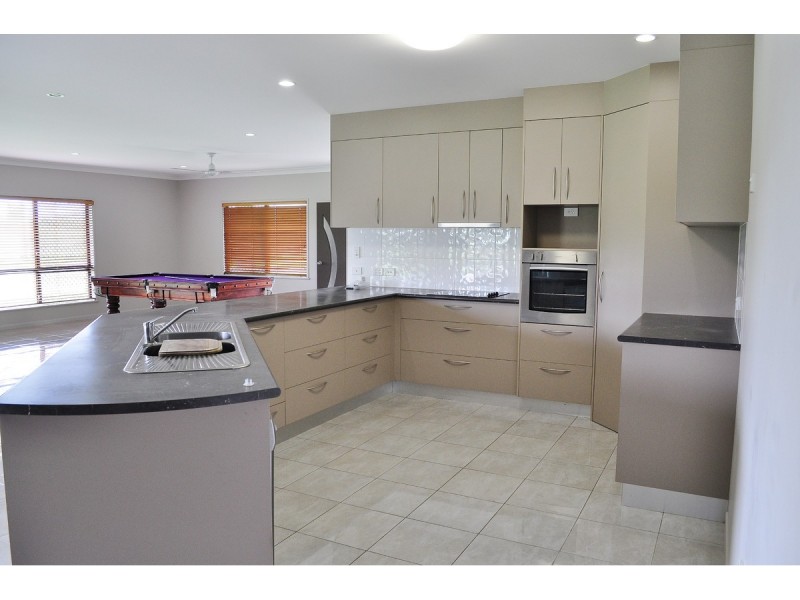 33 Hoolahan, Mareeba QLD 4880