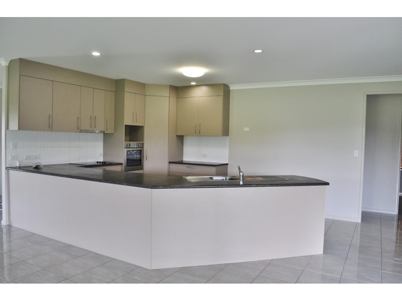 33 Hoolahan, Mareeba QLD 4880