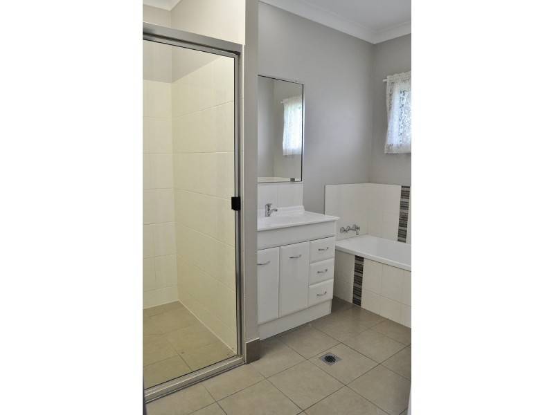 33 Hoolahan, Mareeba QLD 4880