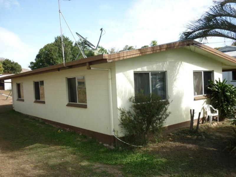 14 Pares Street, Mareeba QLD 4880