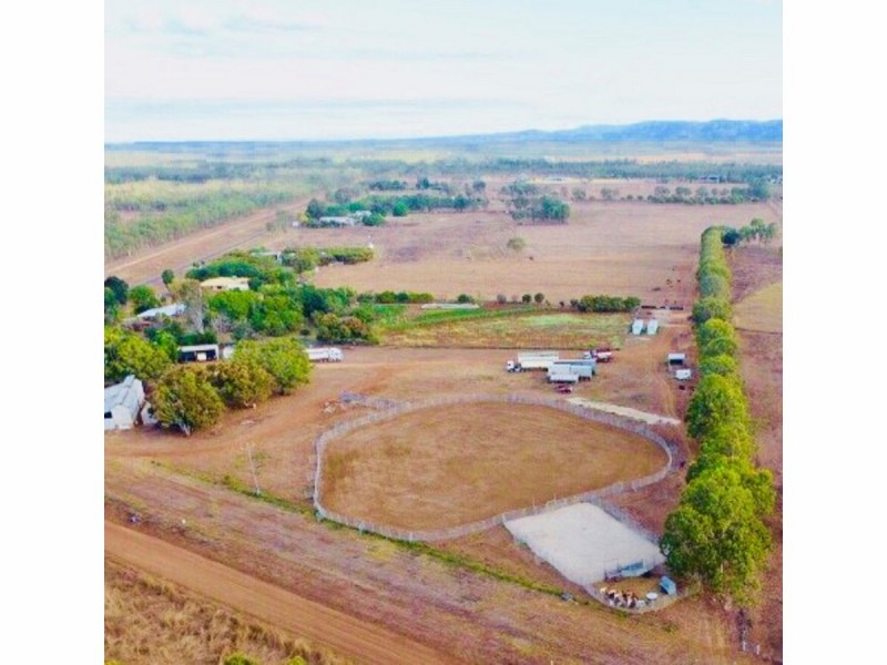 8 Mines Road, Mareeba QLD 4880