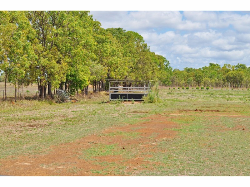 8 Mines Road, Mareeba QLD 4880