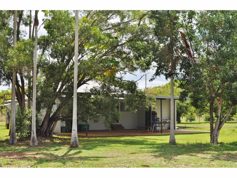 8 Mines Road, Mareeba QLD 4880