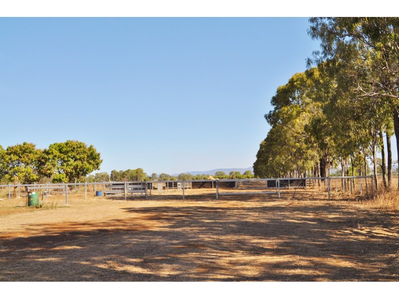 8 Mines Road, Mareeba QLD 4880