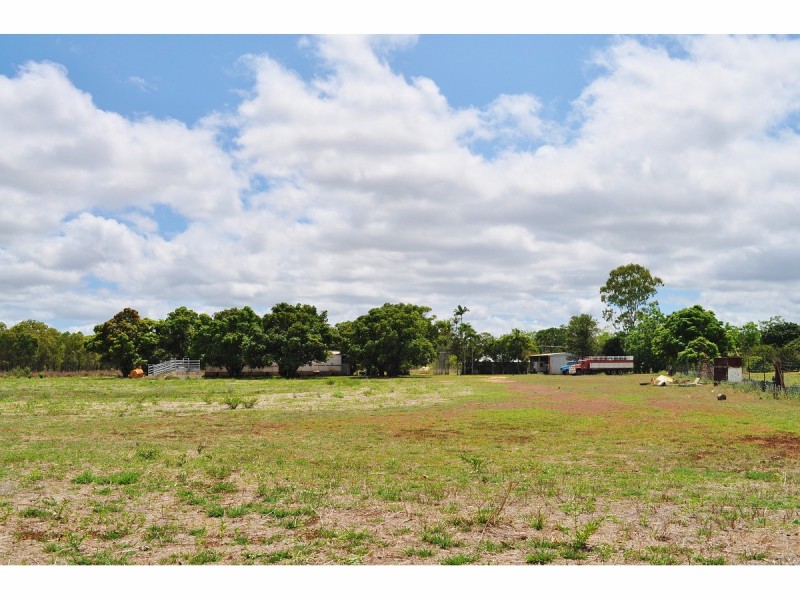 8 Mines Road, Mareeba QLD 4880