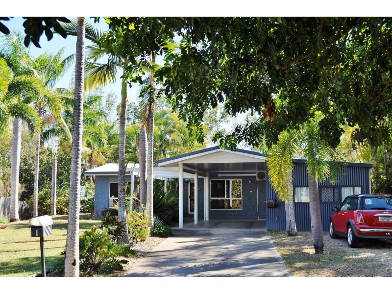 1 Palm Close, Mareeba QLD 4880