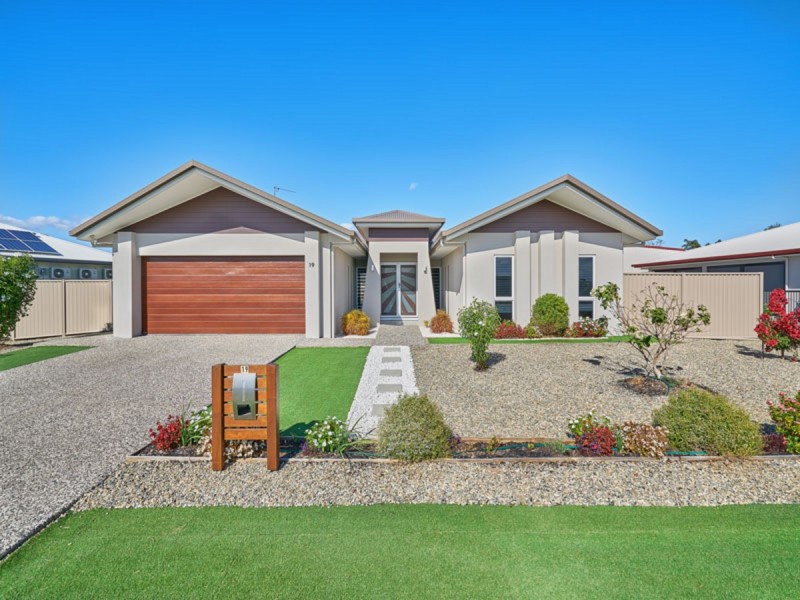 19 Karobean Drive, Mareeba QLD 4880