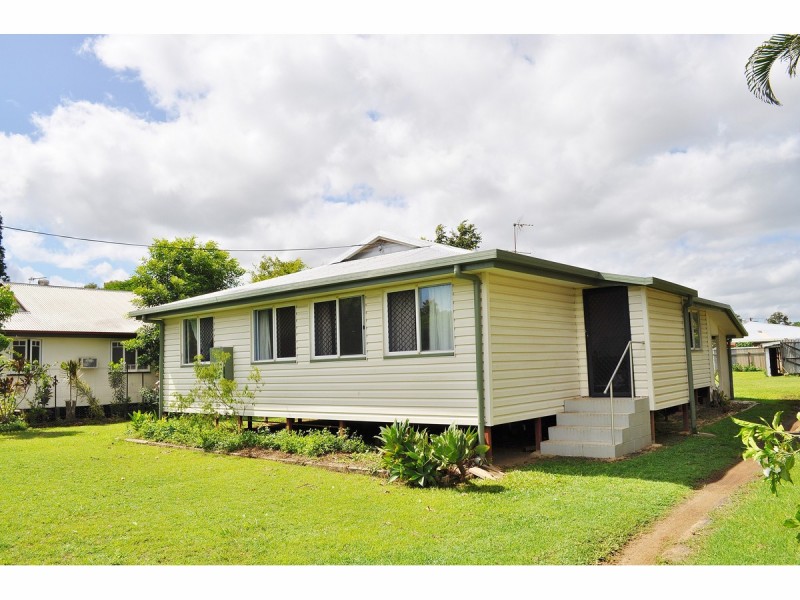 16 Dickson Street, Mareeba QLD 4880