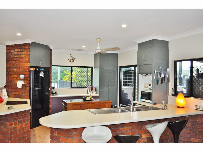 6 Debel Close, Mareeba QLD 4880