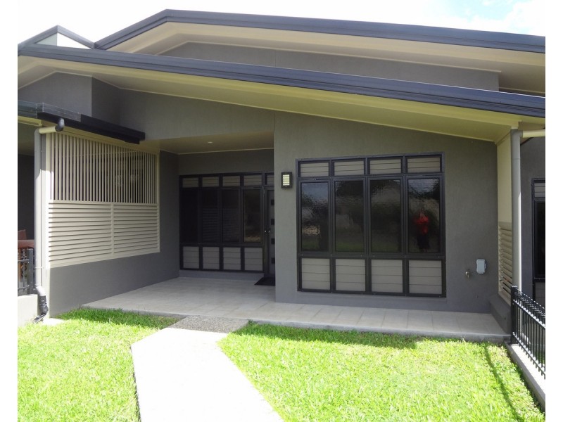 2 & 3/11 Middlemiss Street, Mareeba QLD 4880