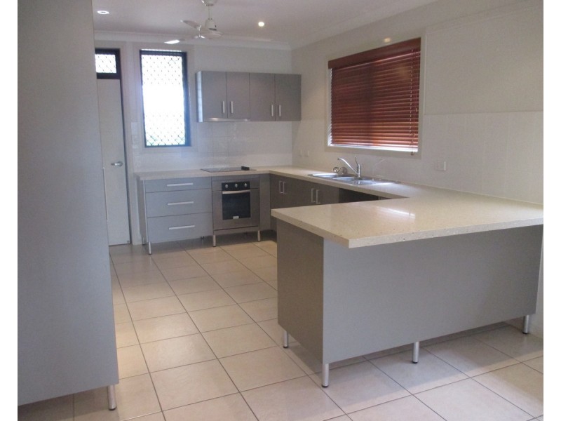 2 & 3/11 Middlemiss Street, Mareeba QLD 4880