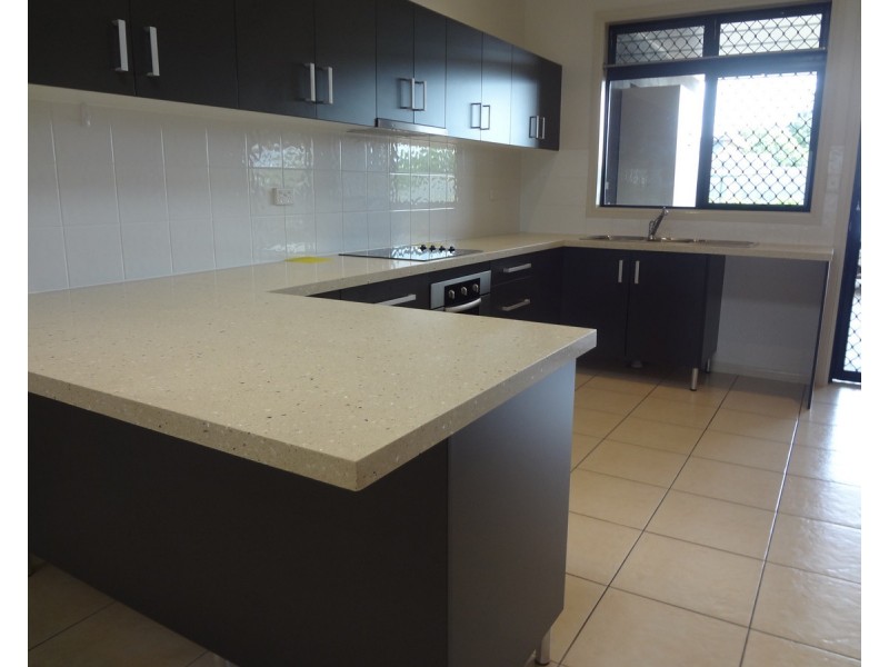 2 & 3/11 Middlemiss Street, Mareeba QLD 4880