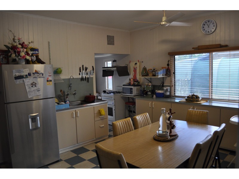 31 Robins Street, Mareeba QLD 4880