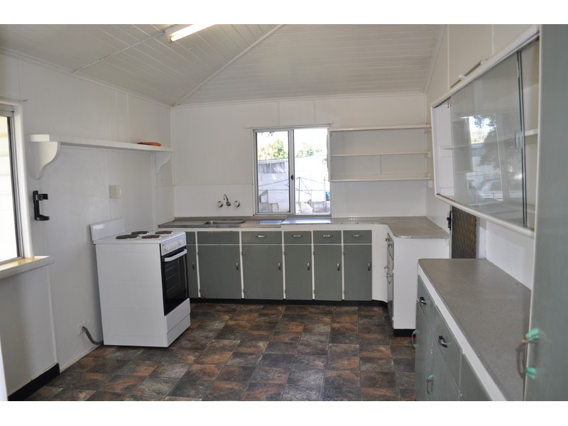 75 Walsh Street, Mareeba QLD 4880