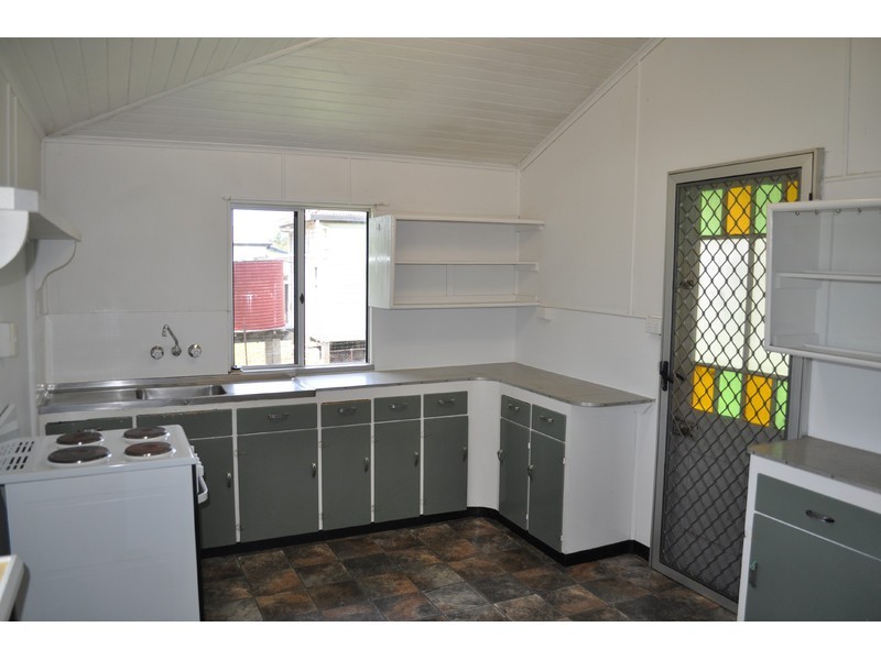 75 Walsh Street, Mareeba QLD 4880