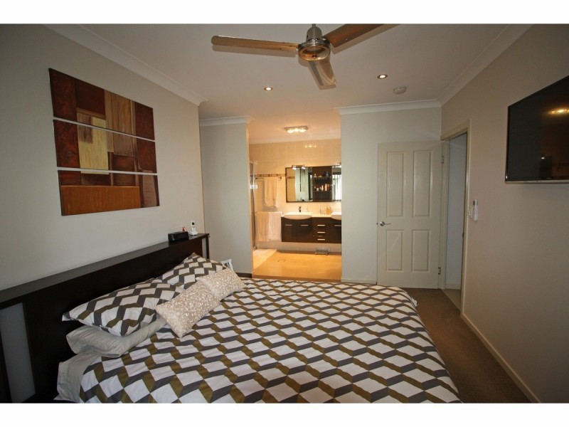 8 River Drive, Mareeba QLD 4880